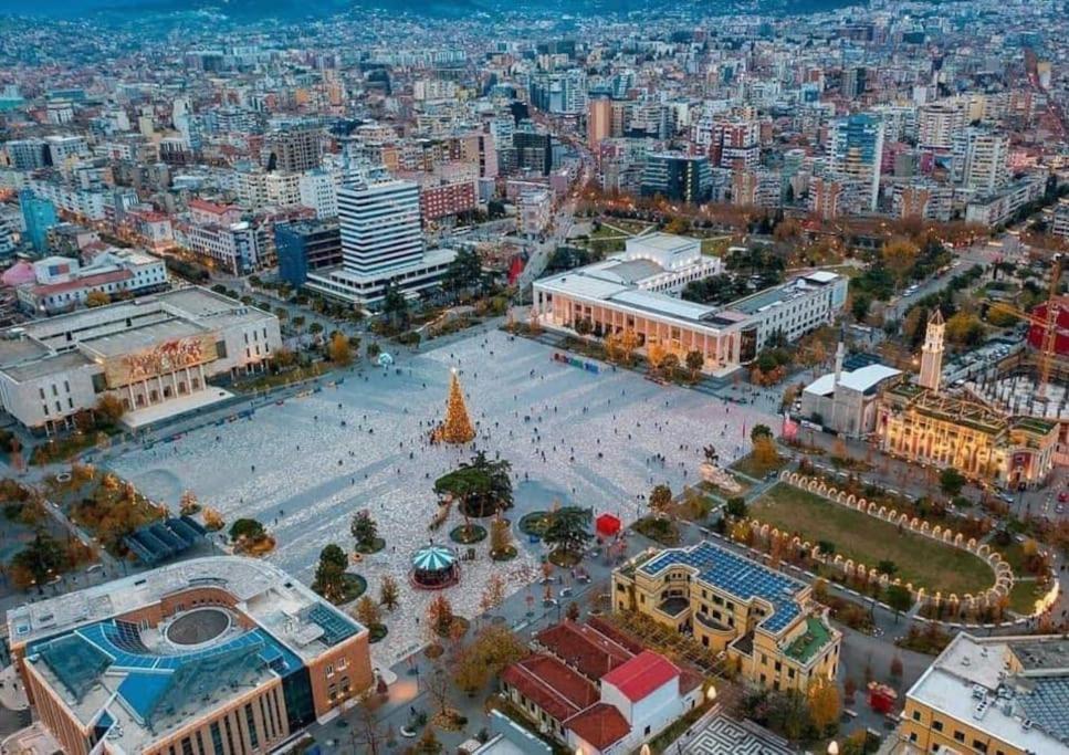 Angie'S Perfect Location Flat - Walk To Sights Tiranë Luaran gambar