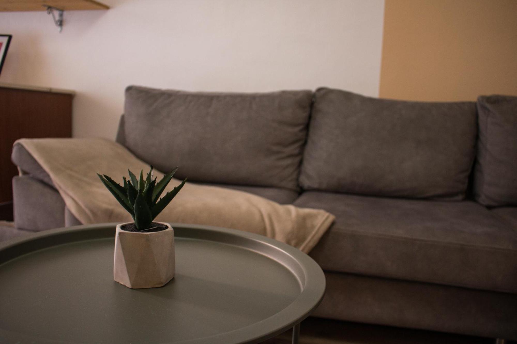 Angie'S Perfect Location Flat - Walk To Sights Tiranë Luaran gambar