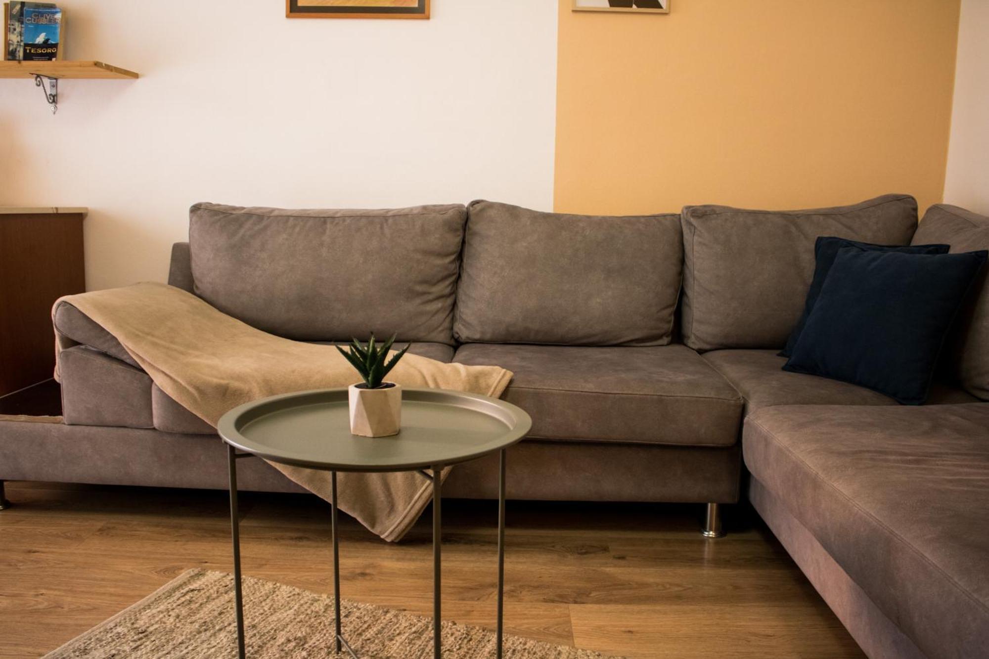 Angie'S Perfect Location Flat - Walk To Sights Tiranë Luaran gambar